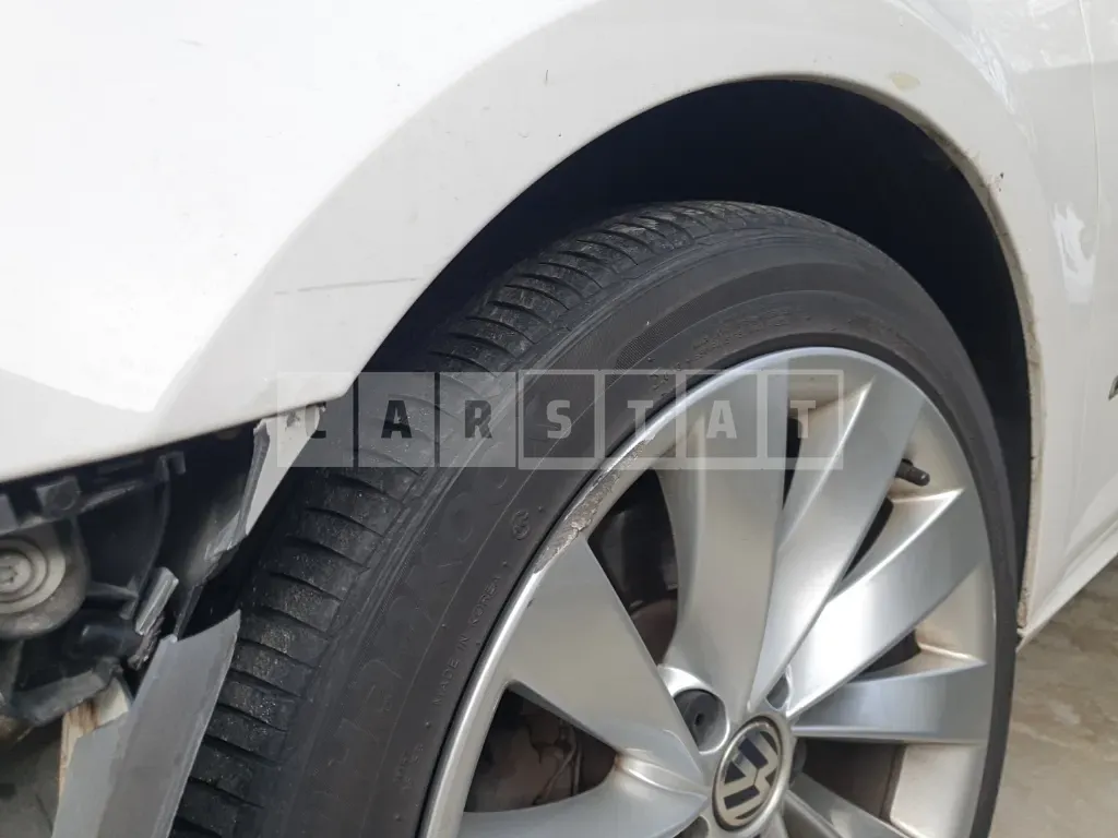 Photo 2 of 11: 2014 Volkswagen CC 2.0 TDI Blue Motion, VIN WVWZZZ3CZFE814024 — Korean insurance auction