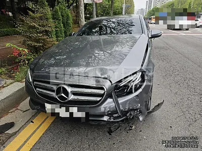 Photo 1 of 23: 2019 Mercedes-Benz E300 — Korean insurance auction