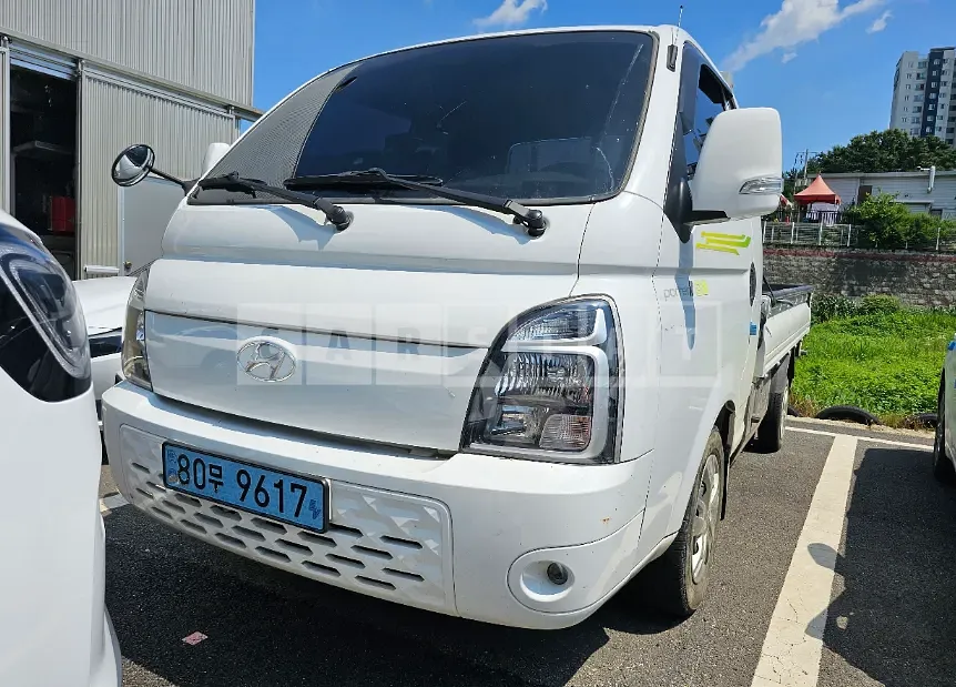 Photo 2 of 34: 2021 Hyundai Potter 2 Institutes, VIN KMFZCZ7NFMU018695 — Korean insurance auction