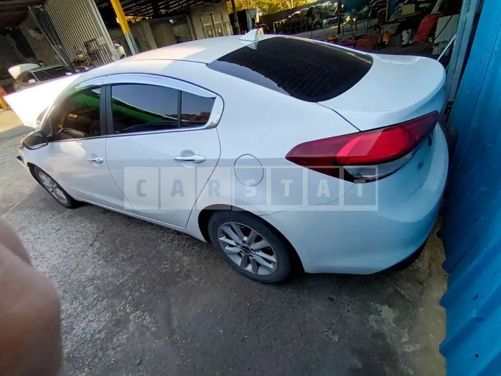 Photo 2 of 10: 2015 Kia Kz — Korean insurance auction