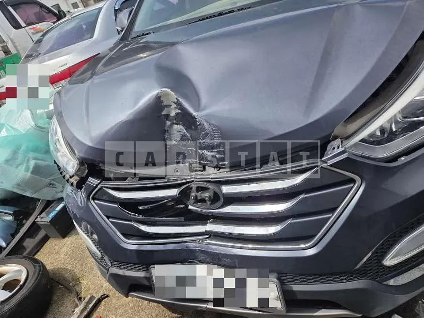 Photo 2 of 7: 2015 Hyundai Santa Fe DM — Korean insurance auction