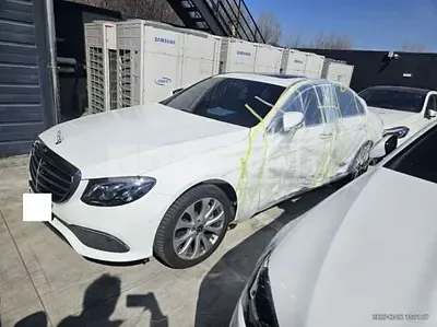 Photo 1 of 44: 2019 Mercedes-Benz E220 d 4Matic — Korean insurance auction