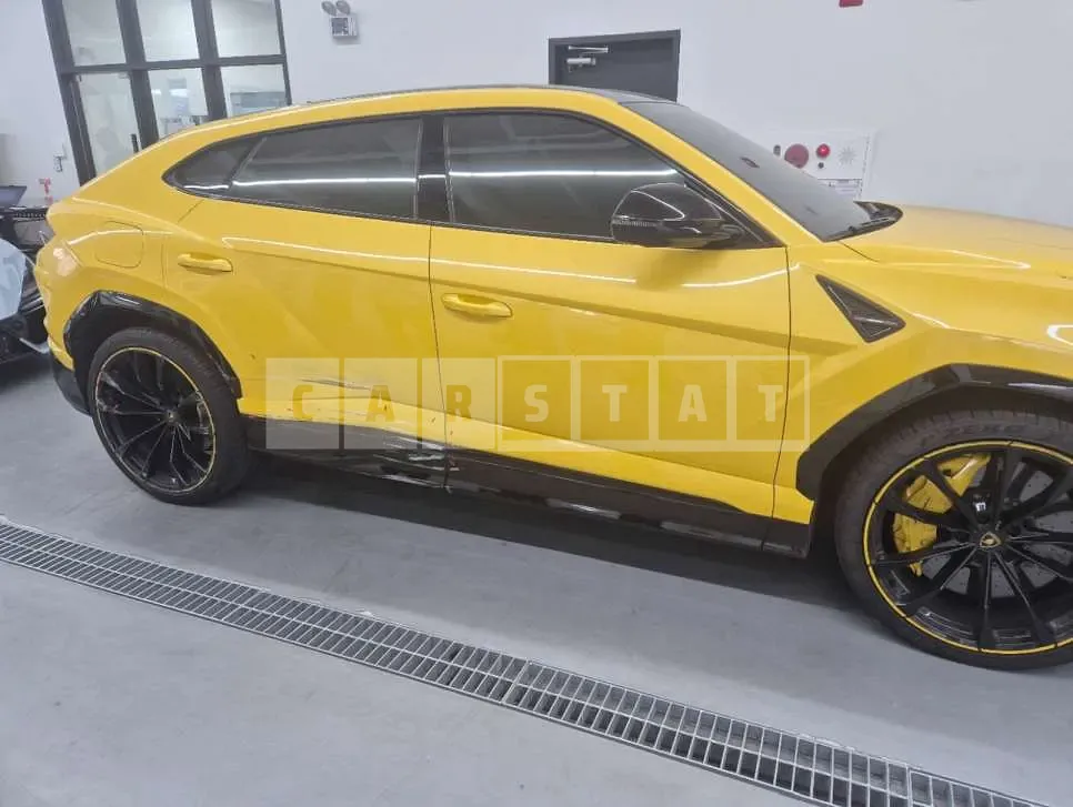 Photo 2 of 13: 2022 Lamborghini Urus — Korean insurance auction