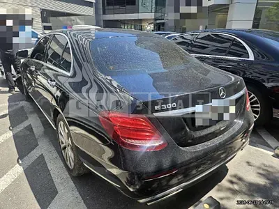 Photo 1 of 12: 2018 Mercedes-Benz E300 — Korean insurance auction