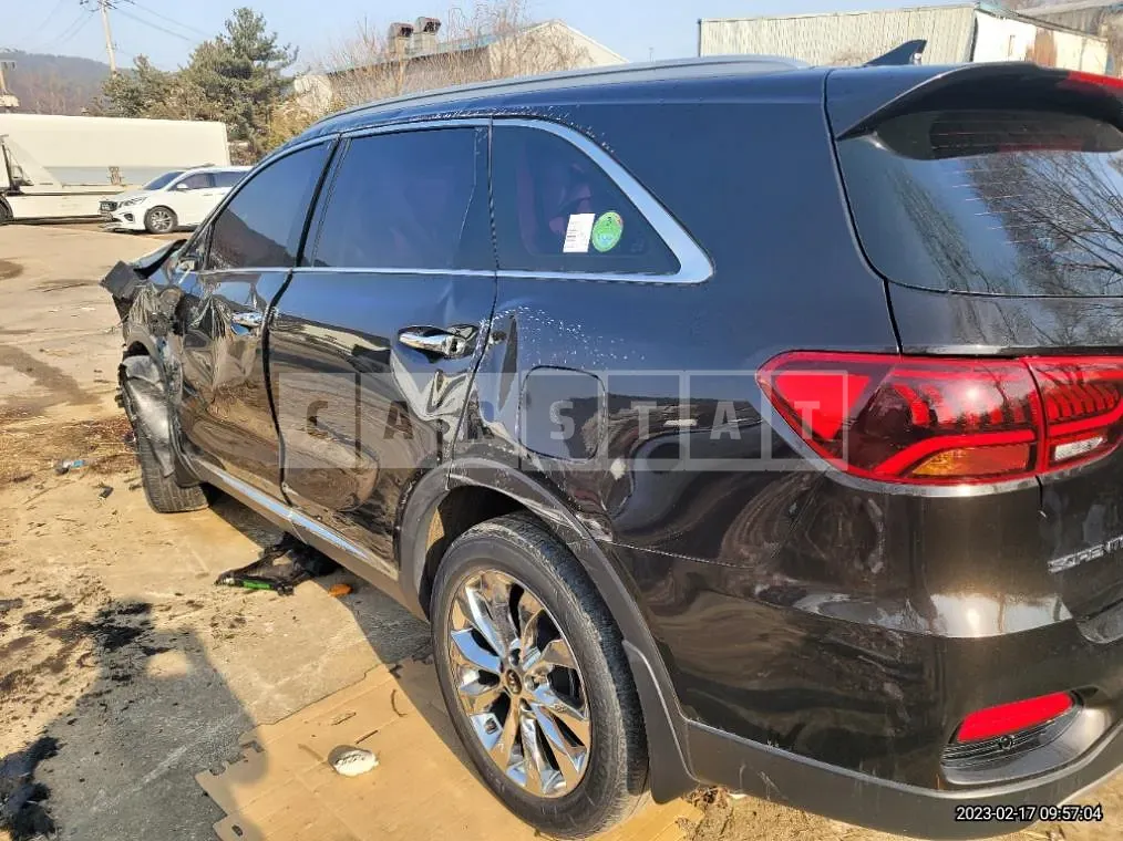 Photo 2 of 7: 2018 Kia Sorento 2.0, VIN KNAPG81ABKA513639 — Korean insurance auction
