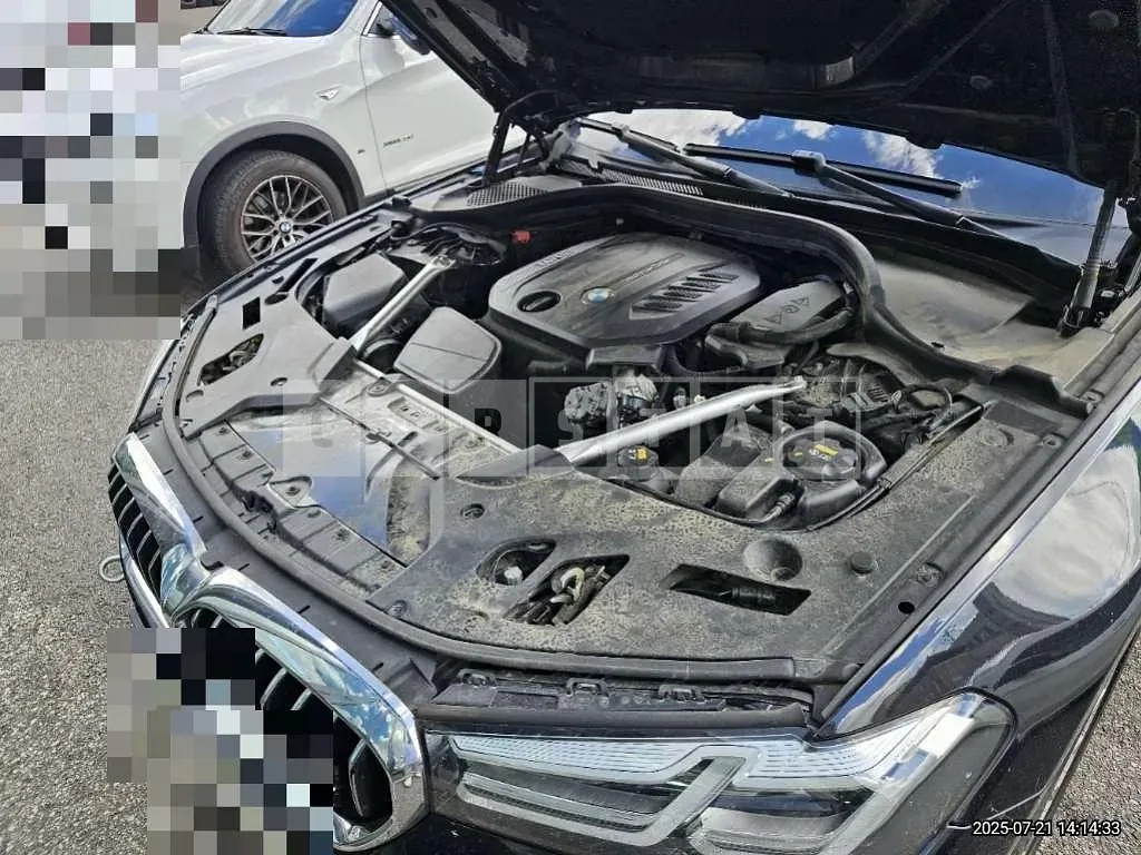 Photo 2 of 25: 2022 BMW 523d — Korean insurance auction