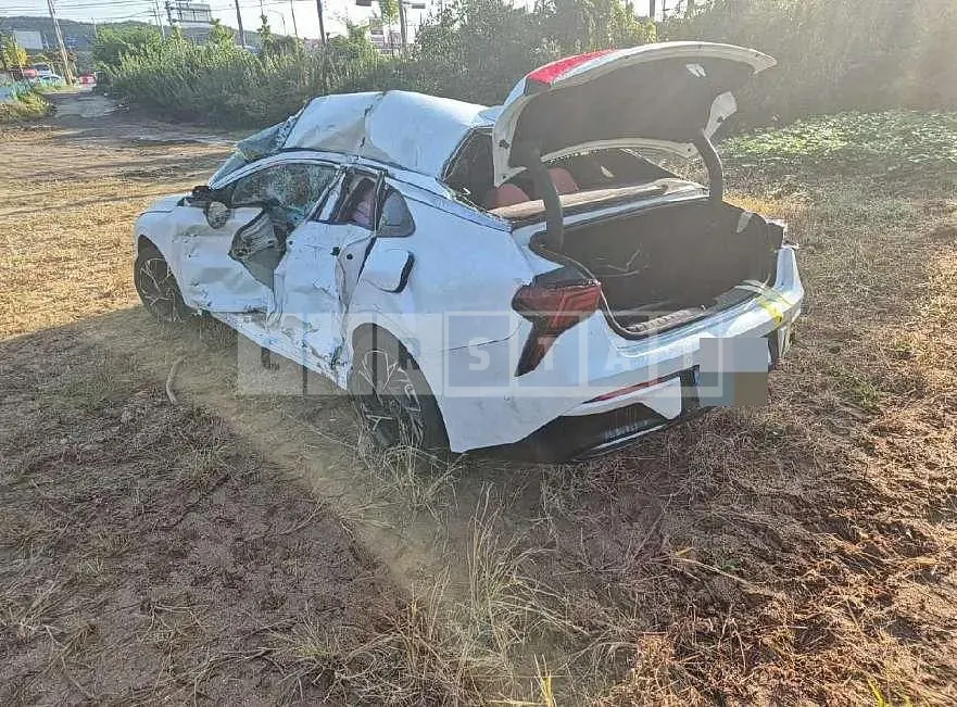 Photo 2 of 10: 2024 Kia K5 Hybrid — Korean insurance auction