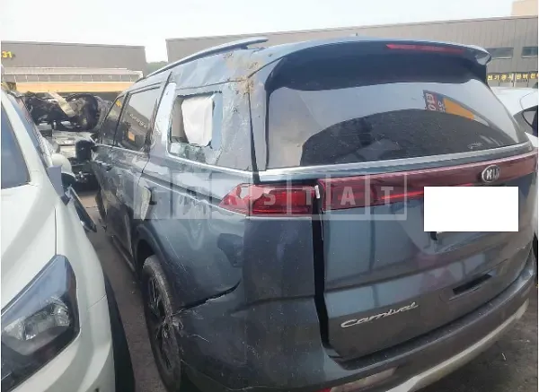 Photo 2 of 25: 2021 Kia Carnival — Korean insurance auction