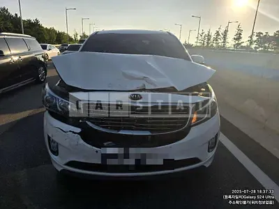 Photo 1 of 9: 2016 Kia Carnivals — Korean insurance auction