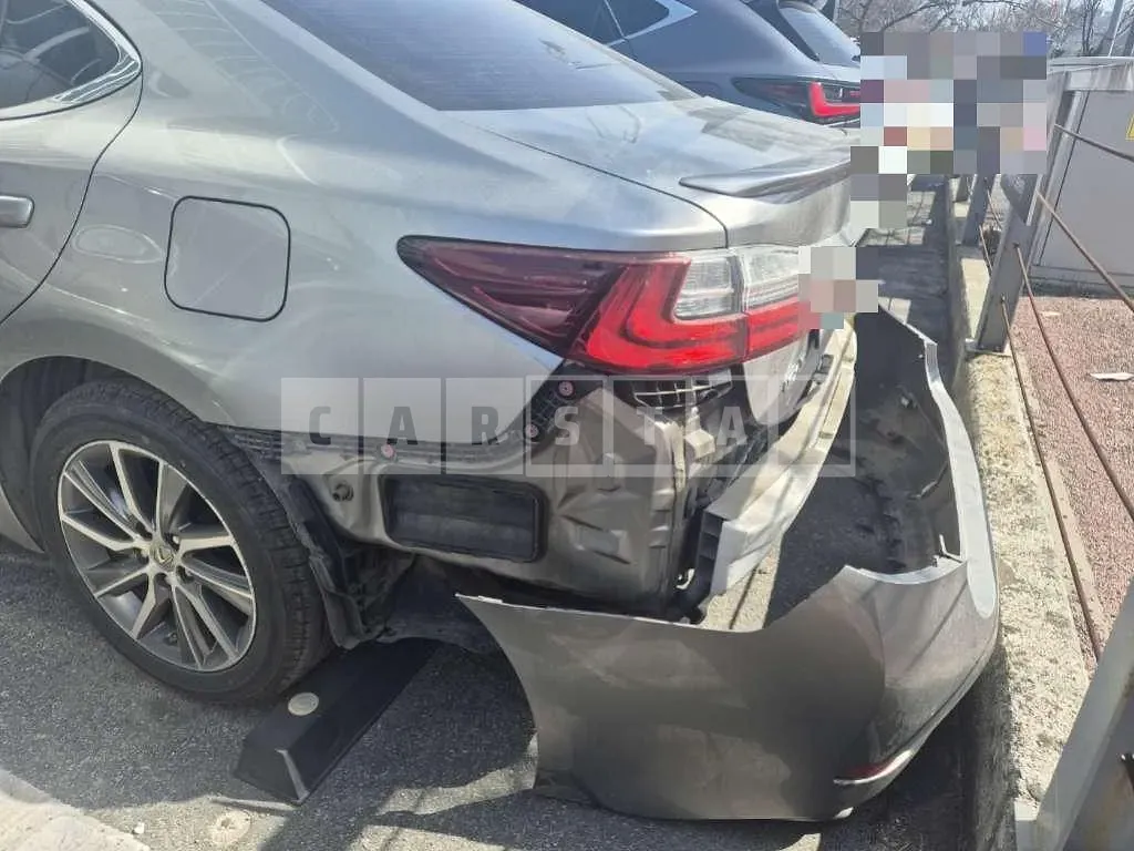 Photo 2 of 10: 2016 Lexus ES300h — Korean insurance auction