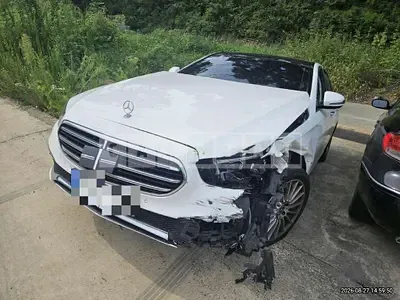 Photo 1 of 12: 2021 Mercedes-Benz E250 — Korean insurance auction