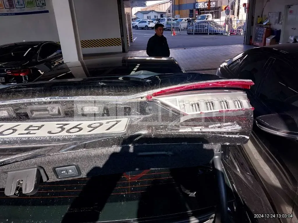 Photo 2 of 15: 2021 Audi A6 40 TDI quattro — Korean insurance auction