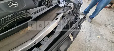 Photo 2 of 16: 2019 Mercedes-Benz E 300 e, VIN WDDZF5DB6KA680343 — Korean insurance auction
