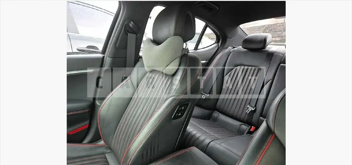 Photo 2 of 39: 2018 Genesis G70 3.3T — Korean insurance auction