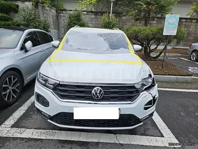 Photo 1 of 16: 2021 Volkswagen T-Roc 2.0 TDI — Korean insurance auction