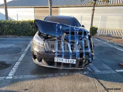 Photo 1 of 17: 2018 Kia Sorento, VIN KNAPS81BBJA401725 — Korean insurance auction