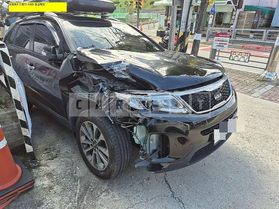 Photo 2 of 4: 2014 Kia Sorento R — Korean insurance auction