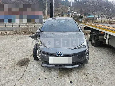 Photo 1 of 11: 2018 Toyota Prius — Korean insurance auction