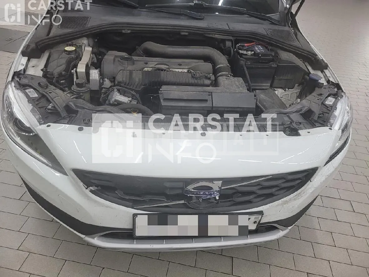 Photo 2 of 10: 2015 Volvo V60CCT5 AWD — Korean insurance auction