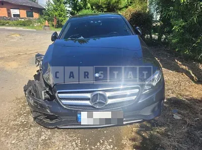 Photo 1 of 8: 2017 Mercedes-Benz E220 d, VIN WDDZF0EB3HA100752 — Korean insurance auction