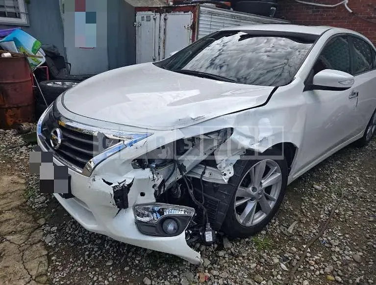 Photo 2 of 8: 2014 Nissan Altima — Korean insurance auction