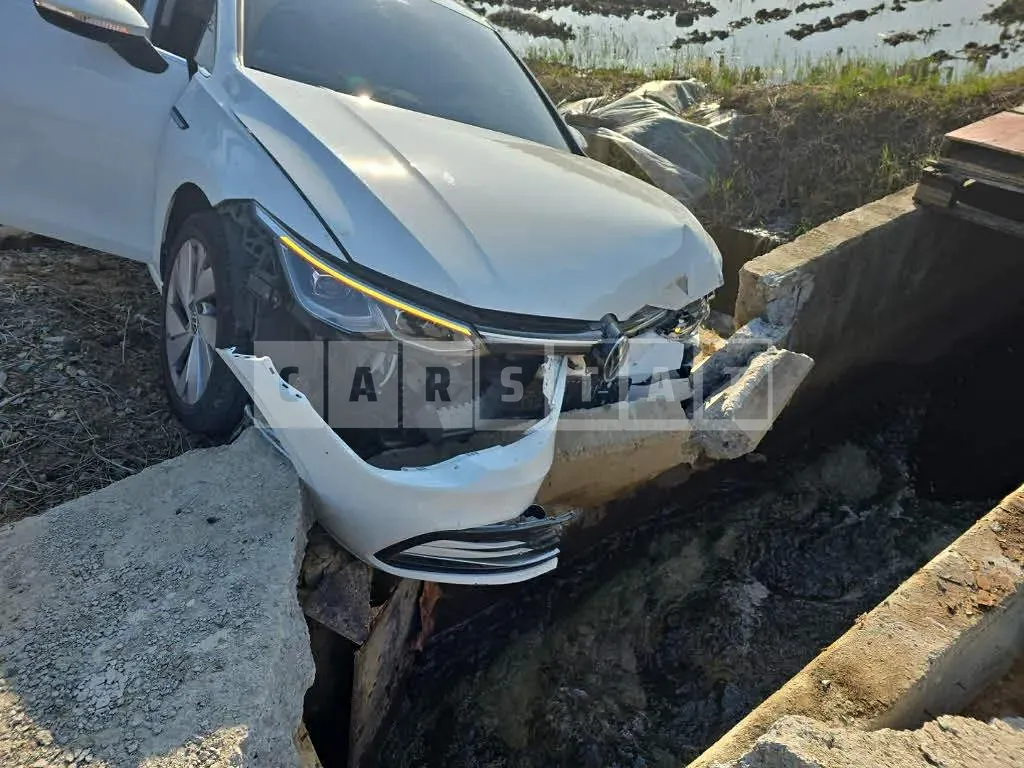 Photo 2 of 17: 2022 Volkswagen Golf 2.0 TDI, VIN WVWZZZCDZNW129794 — Korean insurance auction