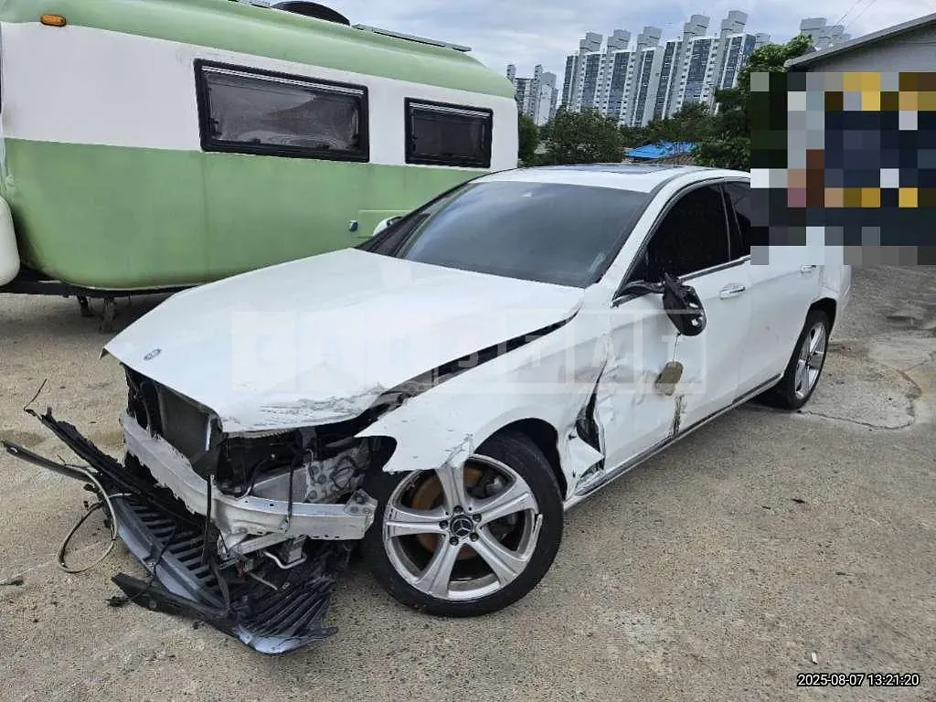 Photo 2 of 7: 2016 Mercedes-Benz E220 d — Korean insurance auction