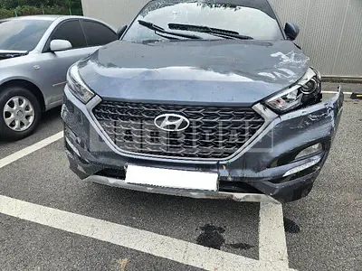 Photo 1 of 32: 2017 Hyundai Tucson, VIN KMHJ3815GJU531602 — Korean insurance auction