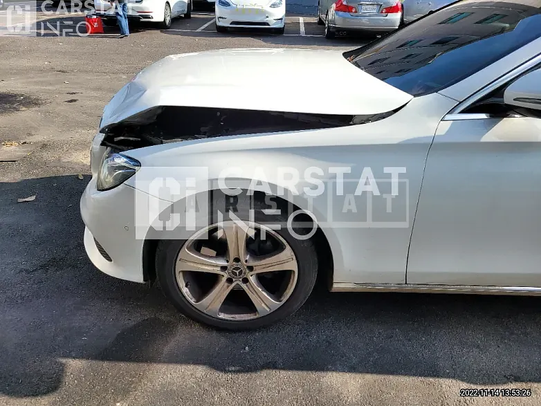 Photo 2 of 14: 2018 Mercedes-Benz E220 d — Korean insurance auction