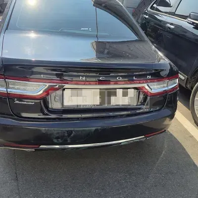 Photo 1 of 39: 2017 Bentley Lincoln Town Continental 3.0 AWD — Korean insurance auction