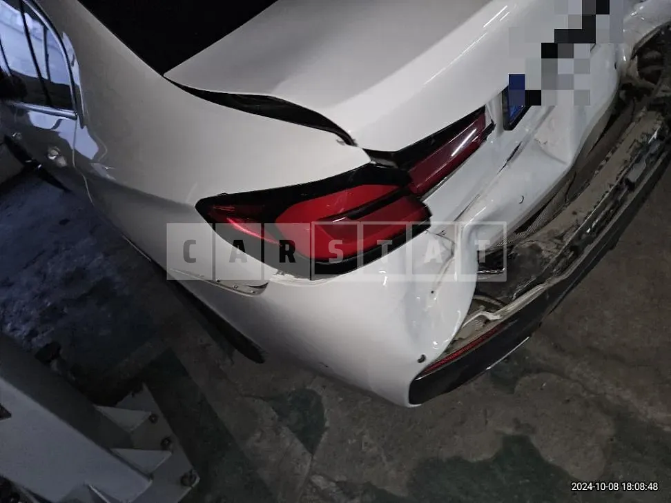 Photo 2 of 22: 2022 BMW 520i — Korean insurance auction