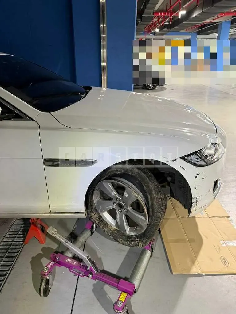 Photo 2 of 12: 2018 Jaguar XF 20d — Korean insurance auction