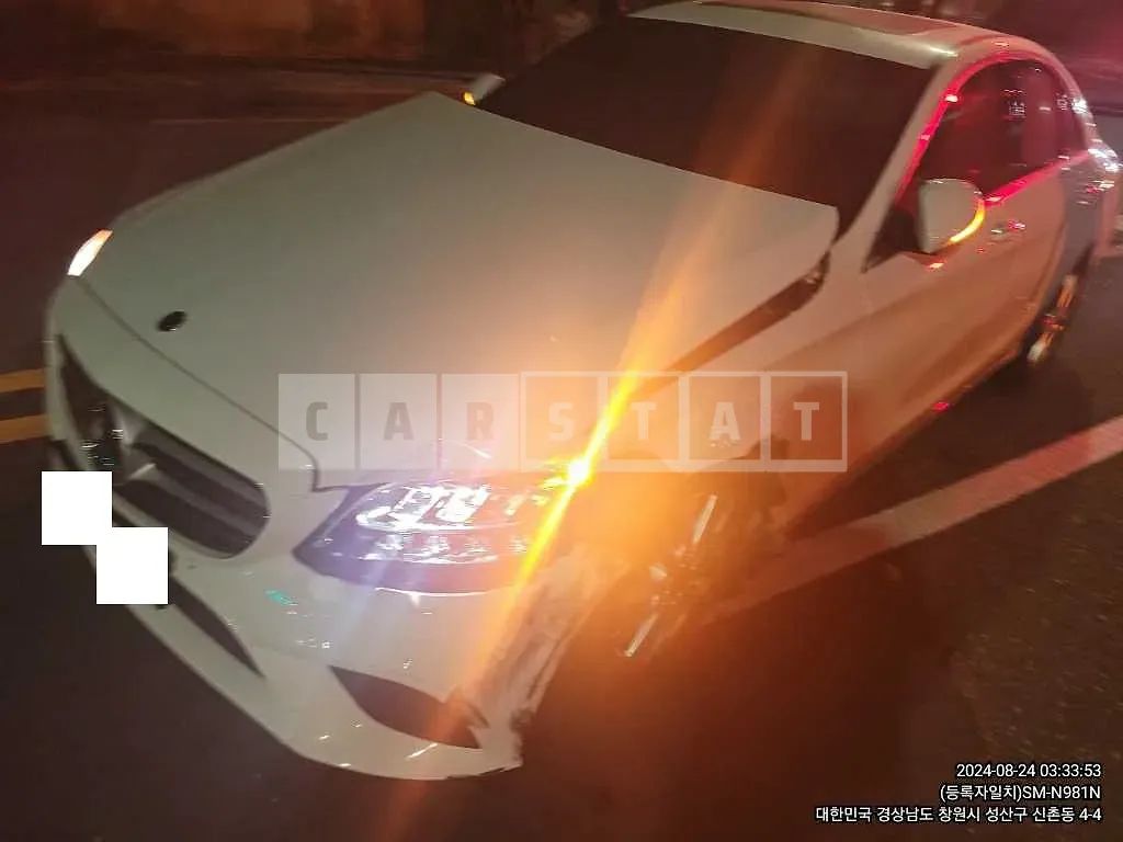 Photo 2 of 15: 2019 Mercedes-Benz C 220d, VIN WDDWF1EB3KR431090 — Korean insurance auction