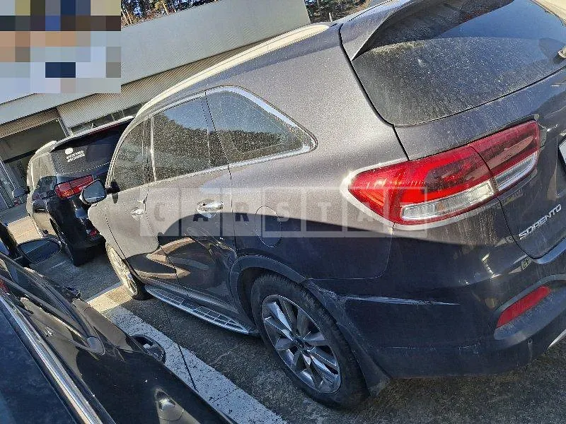 Photo 2 of 10: 2015 Kia Sorento 4WD — Korean insurance auction