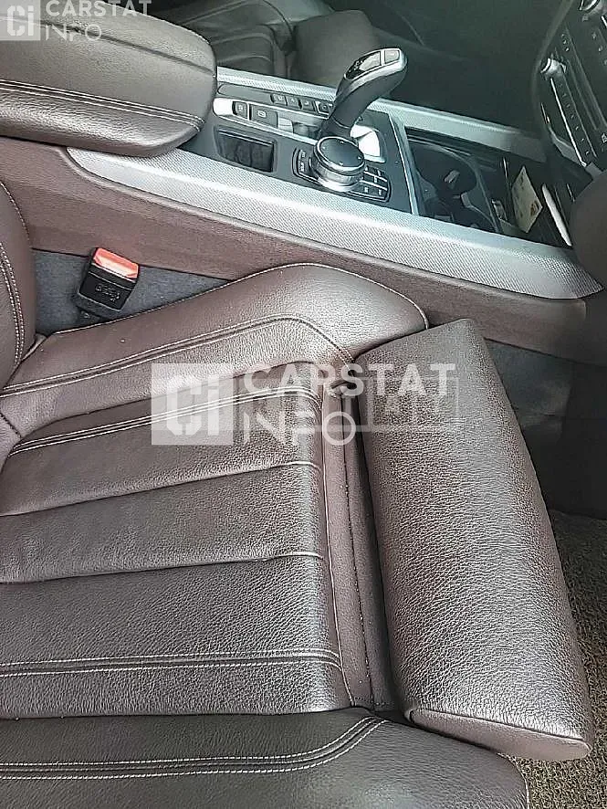 Photo 2 of 12: 2018 BMW X5 xDrive 30d, VIN WBAKS4106J0Y71556 — Korean insurance auction