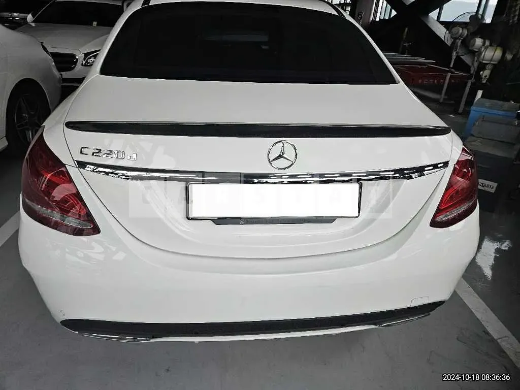 Photo 2 of 35: 2017 Mercedes-Benz C220 d — Korean insurance auction