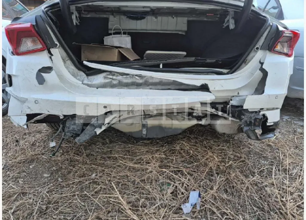 Photo 2 of 11: 2021 Kia K5 — Korean insurance auction