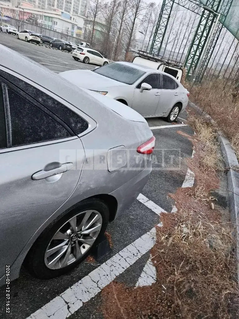 Photo 2 of 14: 2016 Toyota Camry — Korean insurance auction
