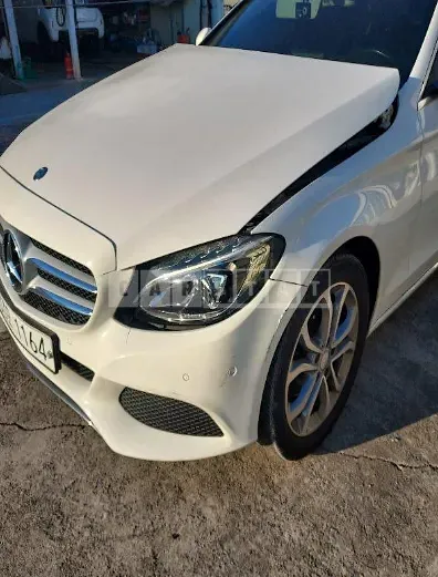 Photo 2 of 18: 2016 Mercedes-Benz C 200, VIN WDDWF4CB7GF213120 — Korean insurance auction