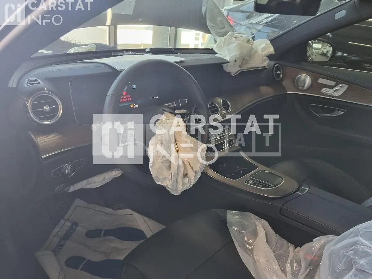 Photo 2 of 6: 2020 Mercedes-Benz E300 e 4Matic, VIN W1KZF5EB6MA883069 — Korean insurance auction