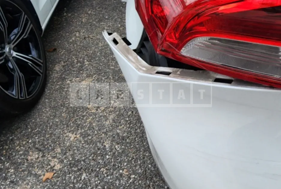 Photo 2 of 6: 2018 Volvo V40 D3, VIN YV1MV79K0J2465911 — Korean insurance auction