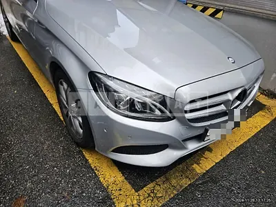 Photo 1 of 32: 2015 Mercedes-Benz C200 — Korean insurance auction