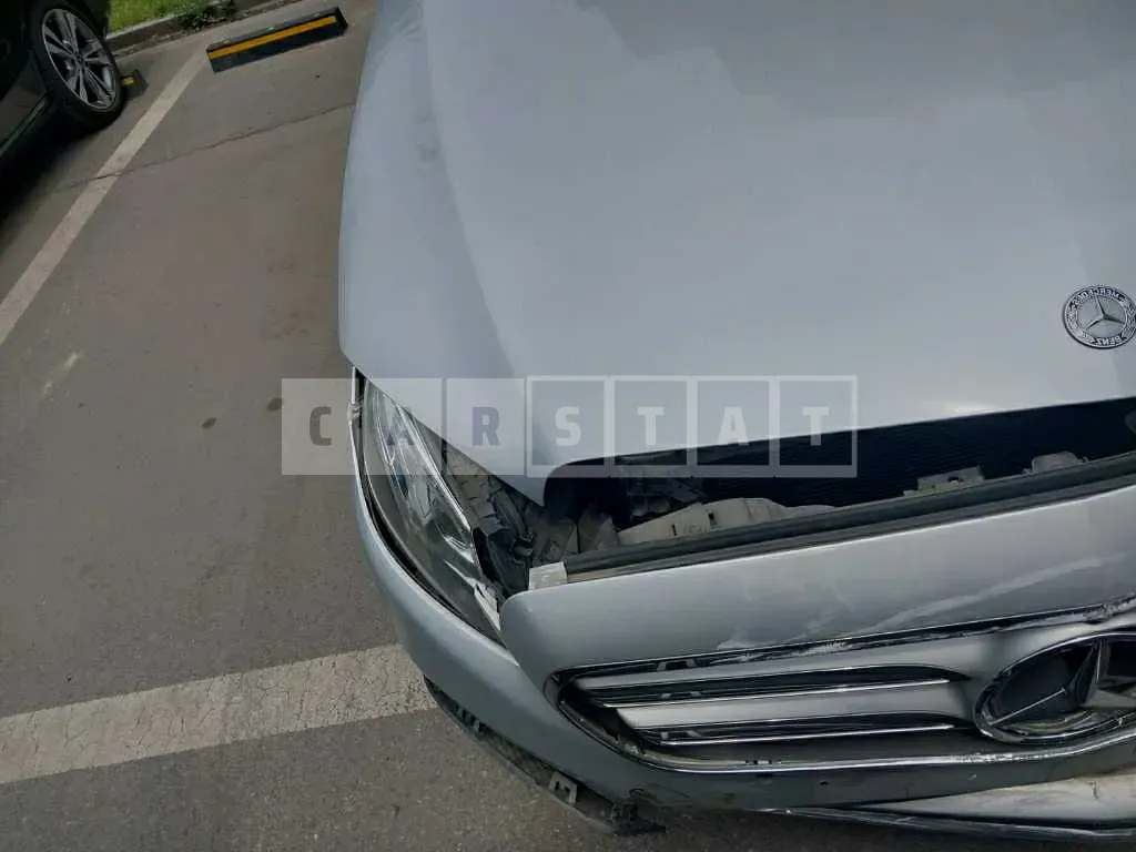 Photo 2 of 6: 2017 Mercedes-Benz E300, VIN WDDZF4JB9HA039260 — Korean insurance auction
