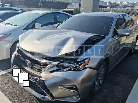 Photo 2 of 11: 2017 Lexus ES300h, VIN JTHBW1GG3H2162817 — Korean insurance auction