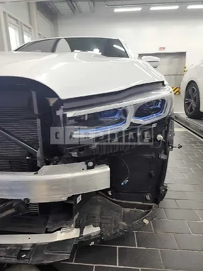 2022 (Parts) BMW 730d xDrive headlights