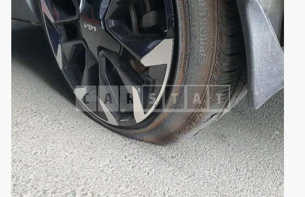 Photo 3 of 3: 2024 Kia (parts) Sorento Wheels — Korean insurance auction