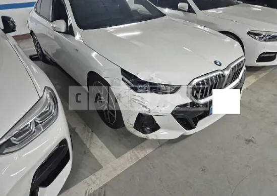 Photo 2 of 36: 2024 BMW 520i — Korean insurance auction
