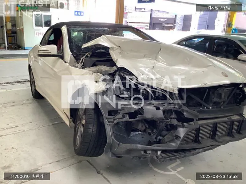 Photo 2 of 45: 2015 Mercedes-Benz E200, VIN WDDKK3EF1FF302300 — Korean insurance auction