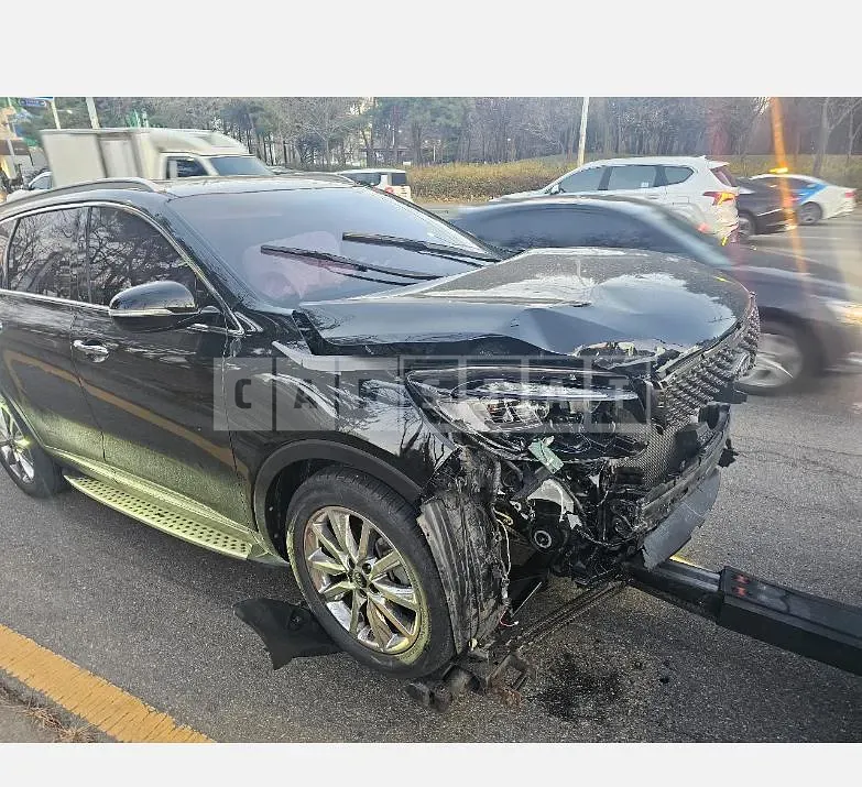 Photo 2 of 4: 2023 Kia K5 — Korean insurance auction
