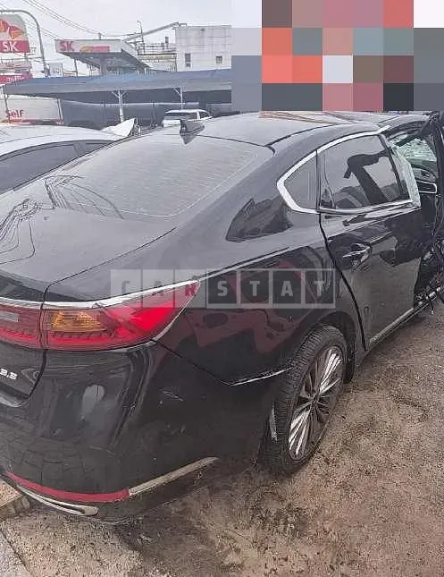 Photo 2 of 39: 2017 Kia K7 — Korean insurance auction